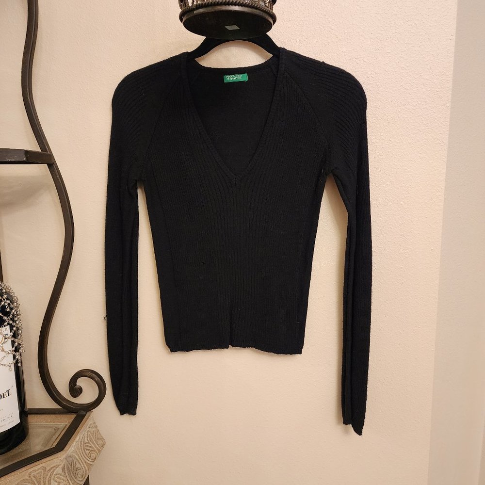 Color of Benetton V-Neck Women's Long Sleeve Ribbed Sweater Shirt - Black